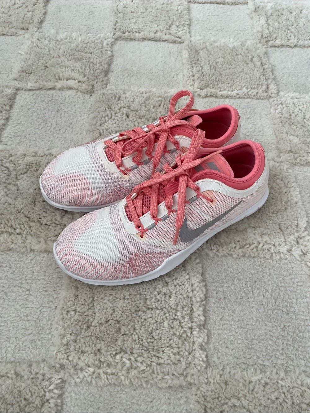 Nike Flex Adapt TR Cross Trainer Fitness Sneaker White Pink Metallic Silver